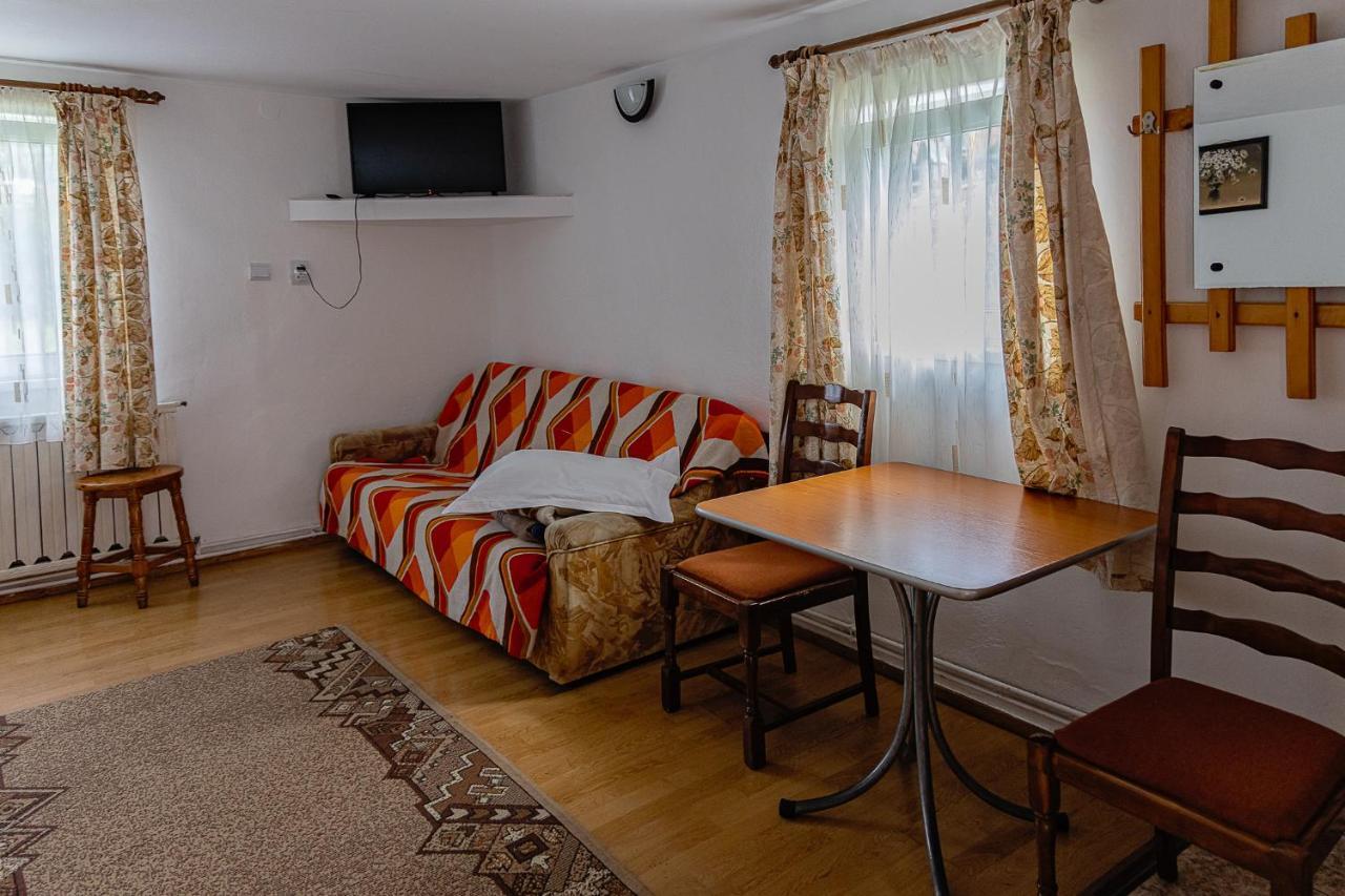 Pensiunea Montan Buşteni Exterior foto